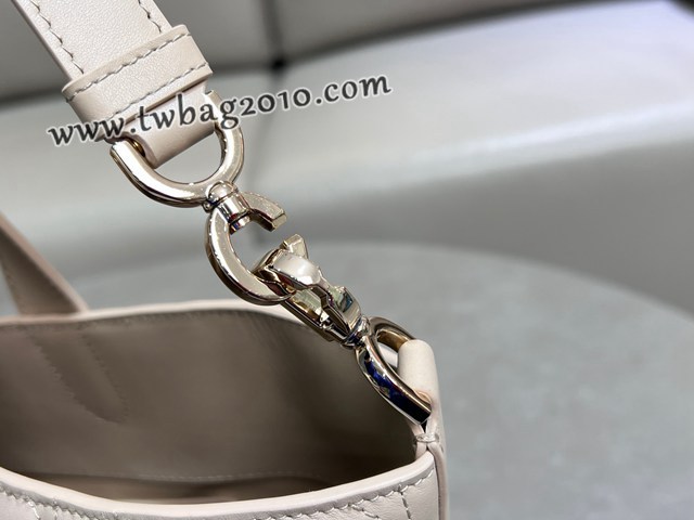 Dior专柜新款迪奥高仿原单Toujours竖版系列中号菜篮子超大菱格小牛皮手提女包 djfk1339